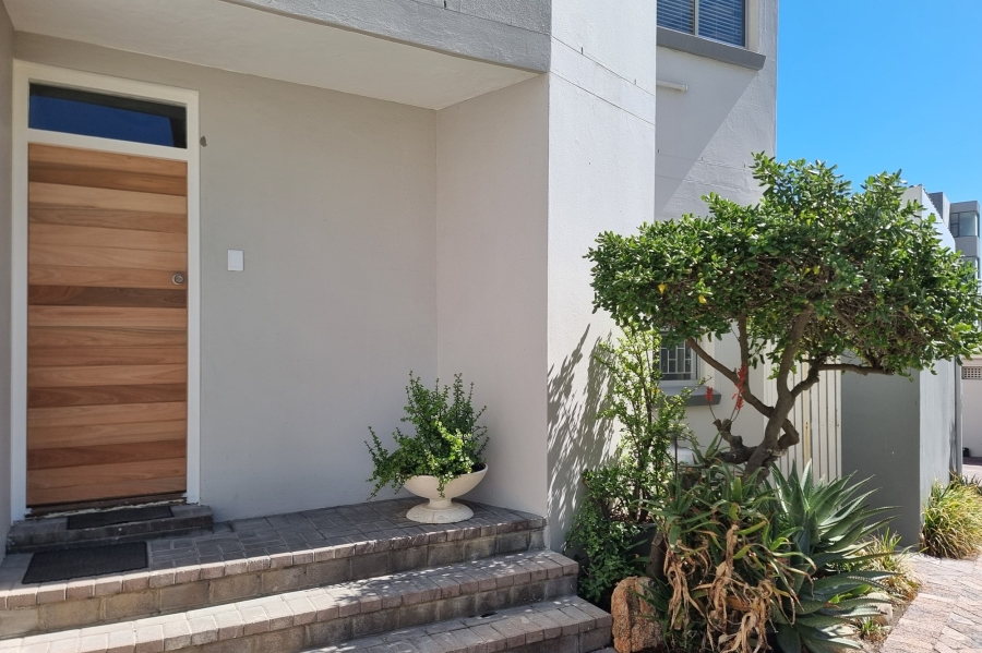 4 Bedroom Property for Sale in Beachfront Western Cape